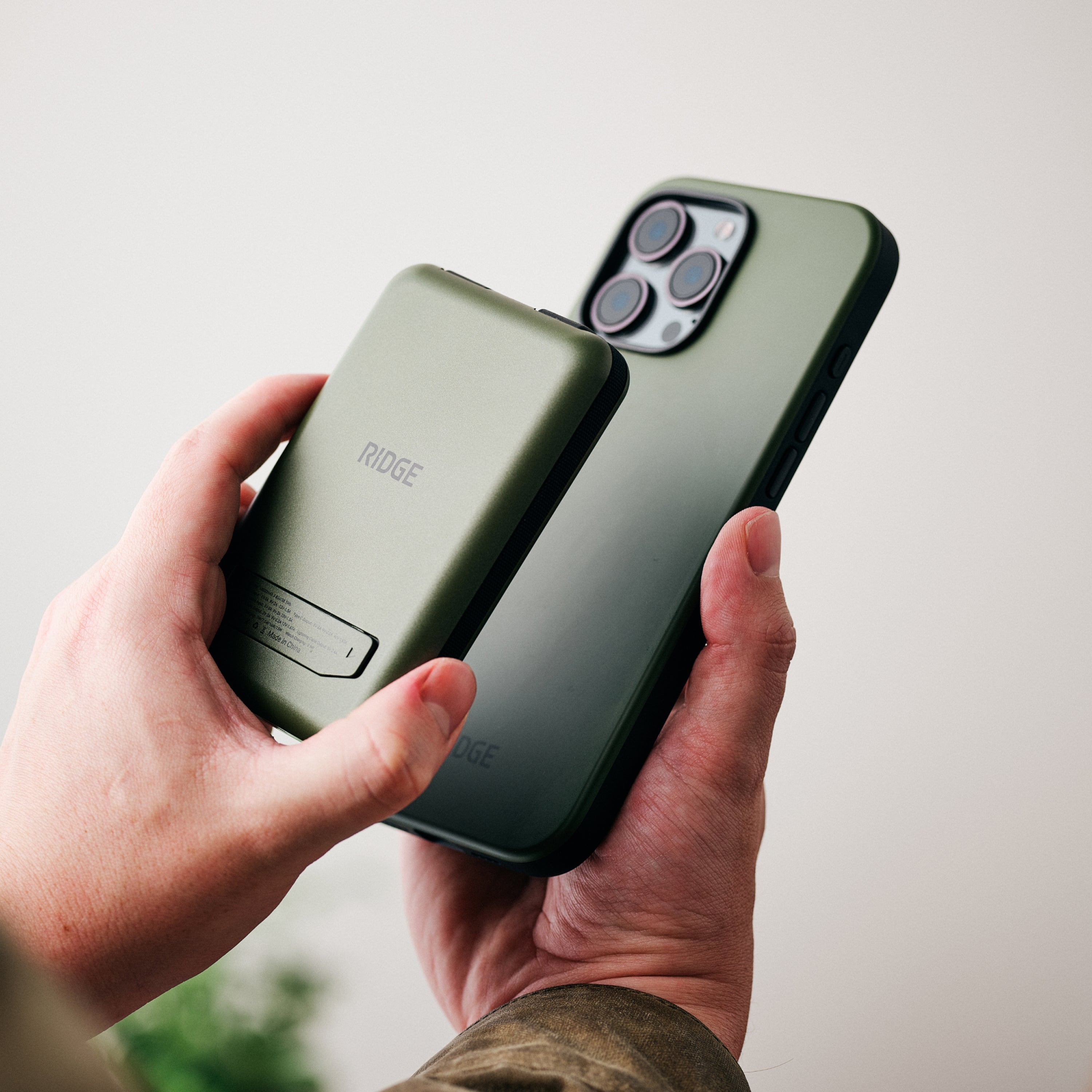 Everyday Charging Kit - iPhone 16 Plus - Matte Olive